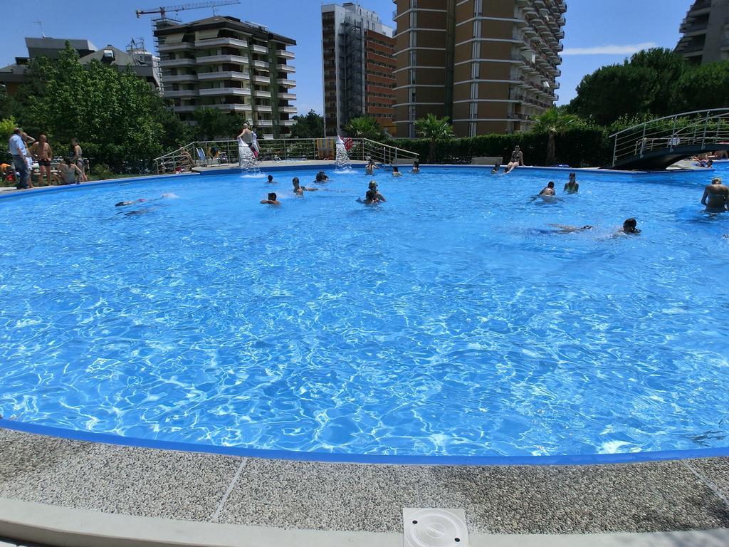 Appartamenti La Torre Lignano Sabbiadoro Kültér fotó