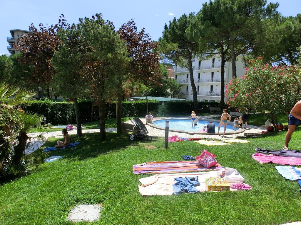 Appartamenti La Torre Lignano Sabbiadoro Kültér fotó